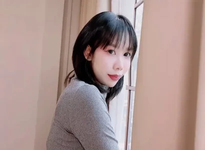 Người thuê nhà dễ thương tới thuê nhà rồi chén nhau với chủ